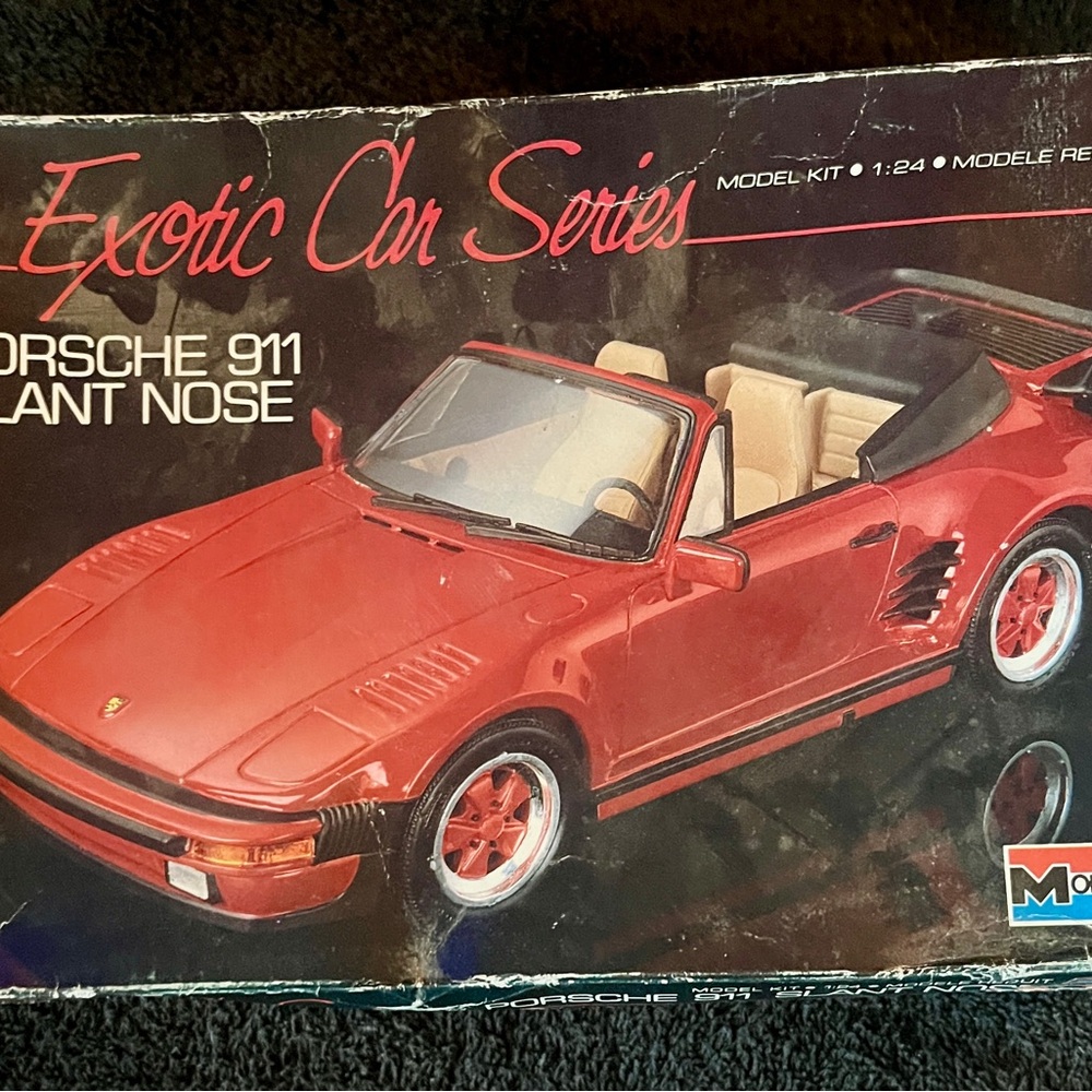 Monogram Porsche 911 Slant Nose 1:24 Model Kit #2788